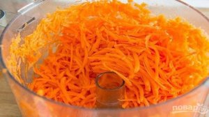 Салат из моркови и изюма