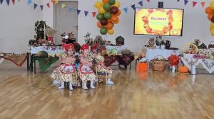 Танец девочек "Завалинка" на Осенней ярмарке 2025 год