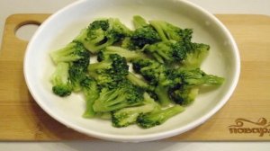 Салат с брокколи и крабовыми палочками