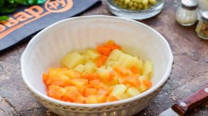 Оливье с курицей и авокадо