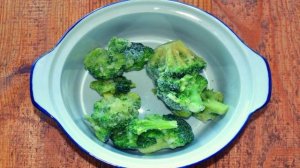 Салат с брокколи и яйцом