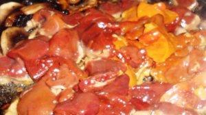 Салат из куриной печени с горчицей