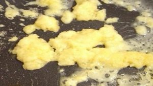 Куриная печенка, тушеная в сметане