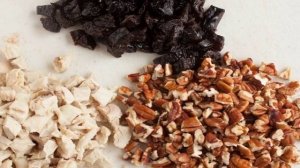 Салат с черносливом