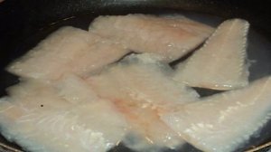 Рыба отварная с соусом польским