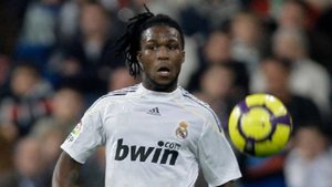 Бывший футболист "Алании" и "Реала" Ройстон Дренте перенес инсульт