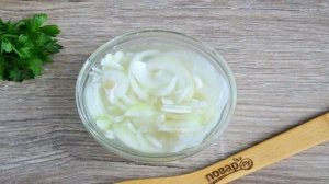 Салат из куриных сердечек с маринованным луком