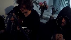 Бонд с кнопкой , Кишлак "Существо"