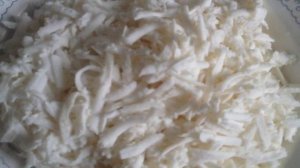 Пирог с сулугуни из слоеного теста