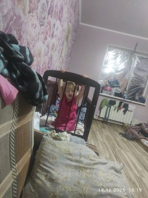 кушаем печенье и пьюм молоко