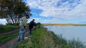 Рыбалка с папой. Ловля на донки осенью 2025.