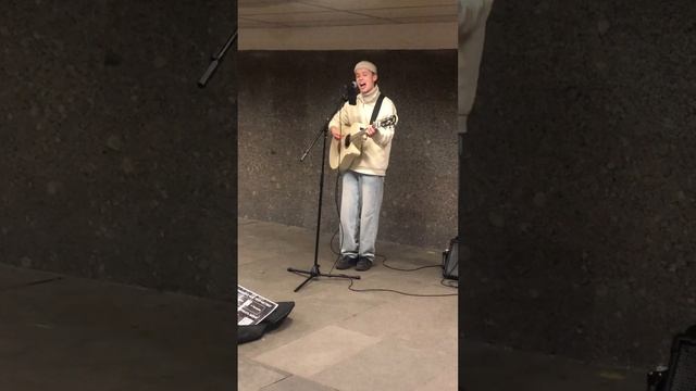 Ещё один римейк старой когда-то культовой песни уличного музыканта