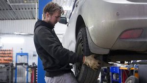 Цены на шиномонтаж в России подскочили на 13-29% за год