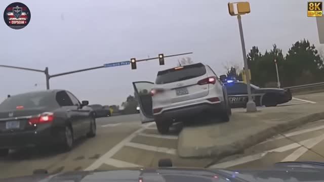 Самые душераздирающие моменты столкновения полиции с самыми опасными преступниками #12 смотреть онлайн