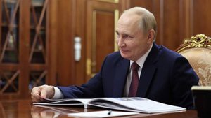 Путин обсудил с Мутко подготовку к выходу компании «Дом.РФ» на IPO