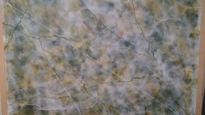 "Мрамор с прожилками" из венецианской декоративной штукатурки.