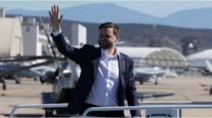Над кортежем вице-президента США взорвался снаряд