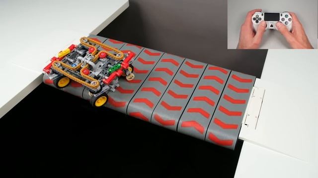 Lego Cars Cross Treadmill Bridge | Машинки Lego пересекают мост с беговой дорожкой смотреть онлайн