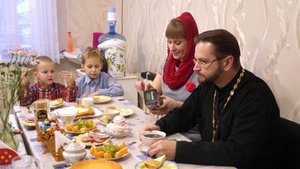 Быть папой. Священник из Новоаганска рассказал, каково быть отцом двух мальчиков