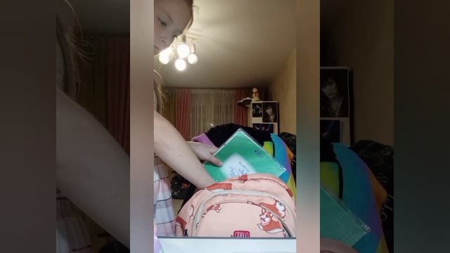 📚собираем рюкзак в школу🎧
смешные моменты.😂 смотреть онлайн