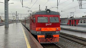 «Вдогонку за ЭД4М!» Электропоезд ЭТ2-027 на Финляндском вокзале, октябрь 2025 года