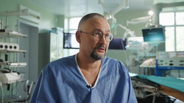 Российские хирурги спасают конечности, которые раньше было не восстановить. Они научились . смотреть онлайн