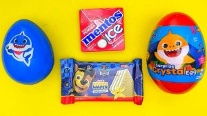 Открываем Mentos 🍬 и сюрпризы Baby Shark 🐟🥚 | ASMR сладости