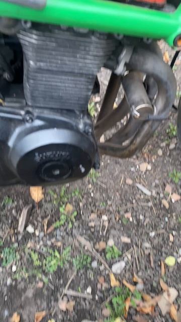 Не запускается мотоцикл, решил погреть 😂 смотреть онлайн