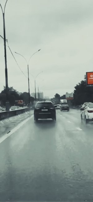 Безопасное вождение в дождь:  руководство для водителей