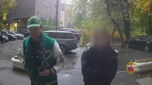 ‼️Мужчина украл пакет с деньгами у прохожего на Новослободской улице, который их потерял‼️