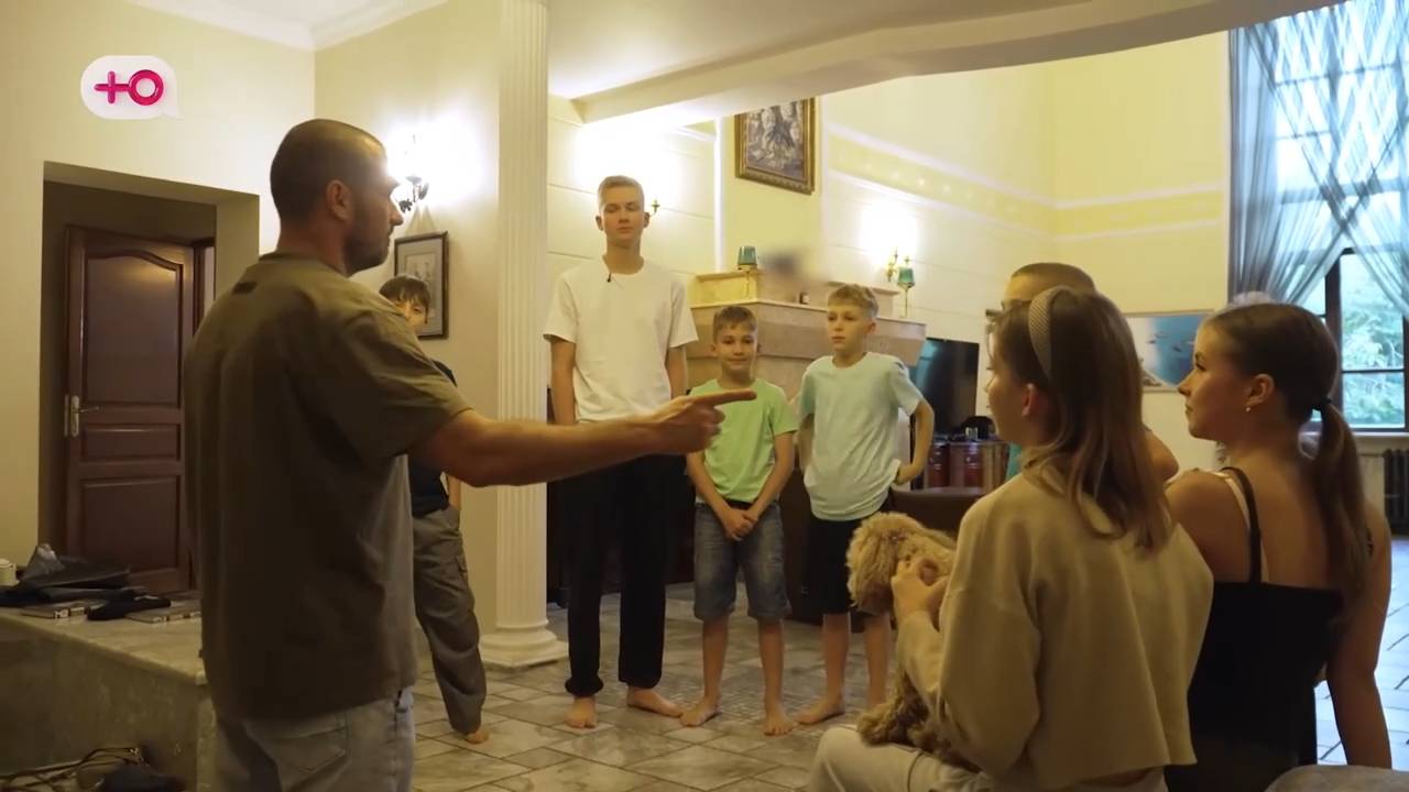 Папа просит помощь у детей в игровой форме