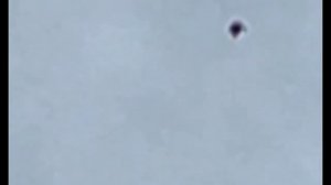 Что за это объект на небе? НЛО? НЛО в небе над Питером. Снято в Девяткино в июне 2022 года.