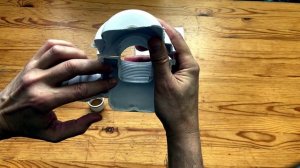 Водяной затвор у сифона для душевого поддона. Препарировали для наглядности.