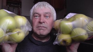 Сегодня 20 октября 2025 год. Видео про яблоки в пакетах
