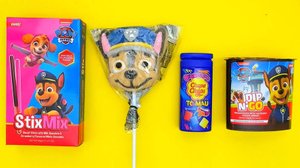 Открываем розовые и голубые сладости Paw Patrol и маршмеллоу веселье ASMR