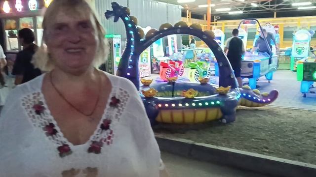 ВЕЧЕРНИЙ ПРОГУЛКА смотреть онлайн