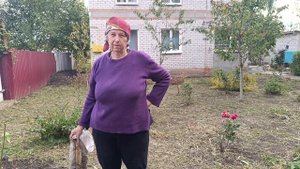 Сажаем цветы, ягоду, чеснок, лук, наводим порядки. Будем жить теперь по новому)