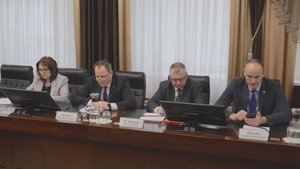 КТО ТЕПЕРЬ ВО ГЛАВЕ?