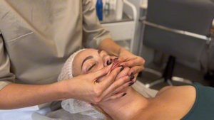 Классический массаж лица + пилинг PeachPeel