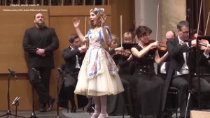 Ария "Les oiseaux dans la charmille" (Песня куклы). Исполняет Патрисия Янечкова