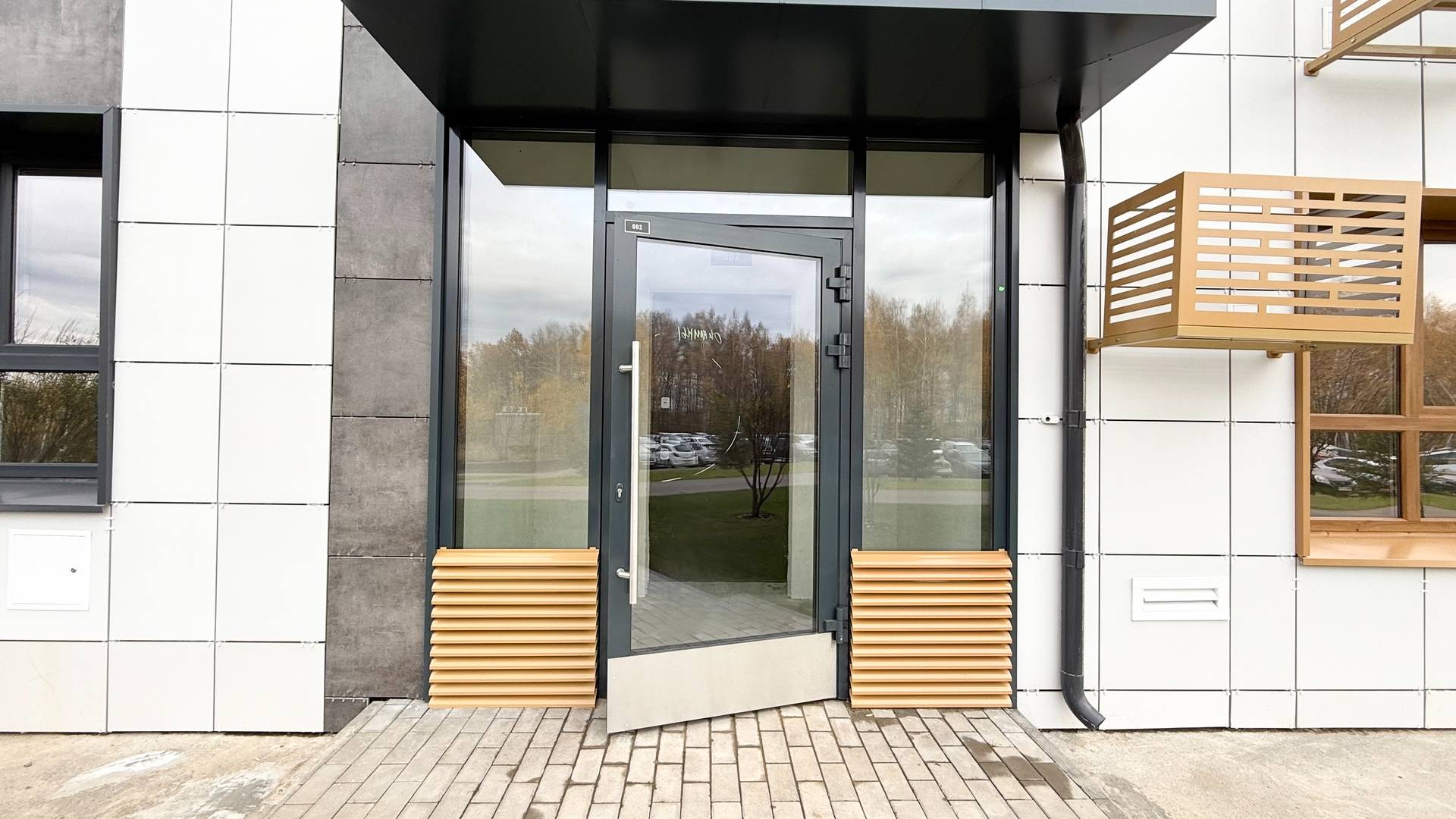 Продается уникальная 3-комнатная квартира с собственным входом и просторной террасой смотреть онлайн