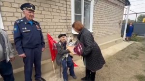 ЧЛЕНЫ КОЧУБЕЕВСКОГО ОТДЕЛЕНИЯ «БОЕВОГО БРАТСТВА» ПОЗДРАВИЛИ ВЕТЕРАНА ВОВ СО 101-М ДНЕМ РОЖДЕНИЯ