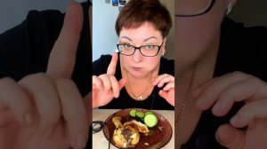 А на Мукбанг перед завтраком курочка и огурчик/Наверное людям не с кем поговорить, а что мы разные