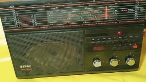 Советский радиоприемник Верас РП 225. Включается. Лот 06963М