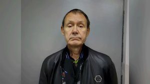 Мужчину задержали за кражу найденного на тротуаре пакета с 1,6 млн рублей