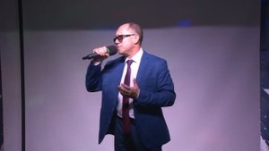 Спасибо музыке исполнякт А Ветров