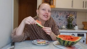 Мукбанг настоящий сахарный арбуз!