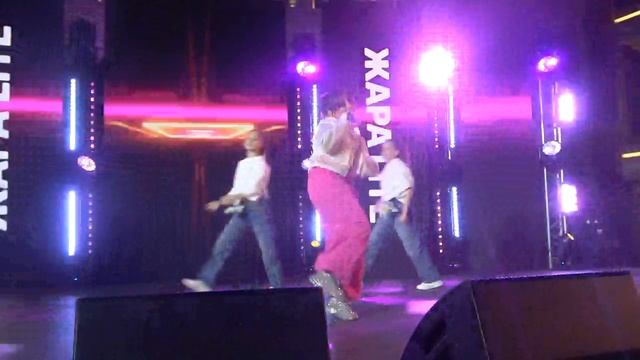 Соня Свешникова - Like(Концерт ЖараLite, ТРЦ Vegas Кунцево,12.10.2025) смотреть онлайн