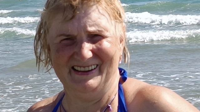 КЕМПИНГ РАДУЖНЫЙ ПЛЯЖ смотреть онлайн