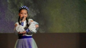 Сердце разрывается от нежности – проникновенное пение юной исполнительницы.